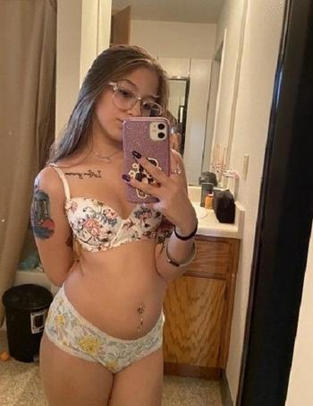 239-228-0982, 22  female escort, Okaloosa